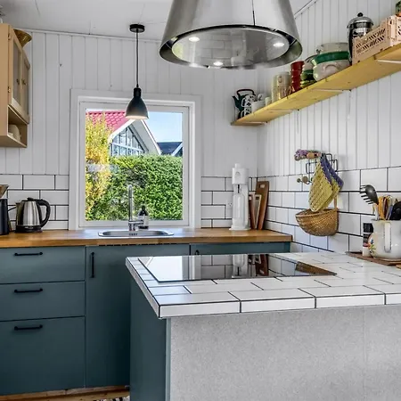 Arnkil - 250m From The Sea By Interhome